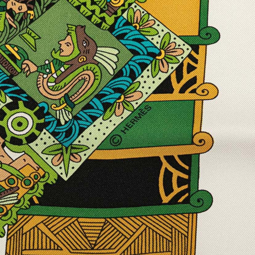 Hermès Astres et Soleils Silk Scarf Green Silk Good condition - Model View