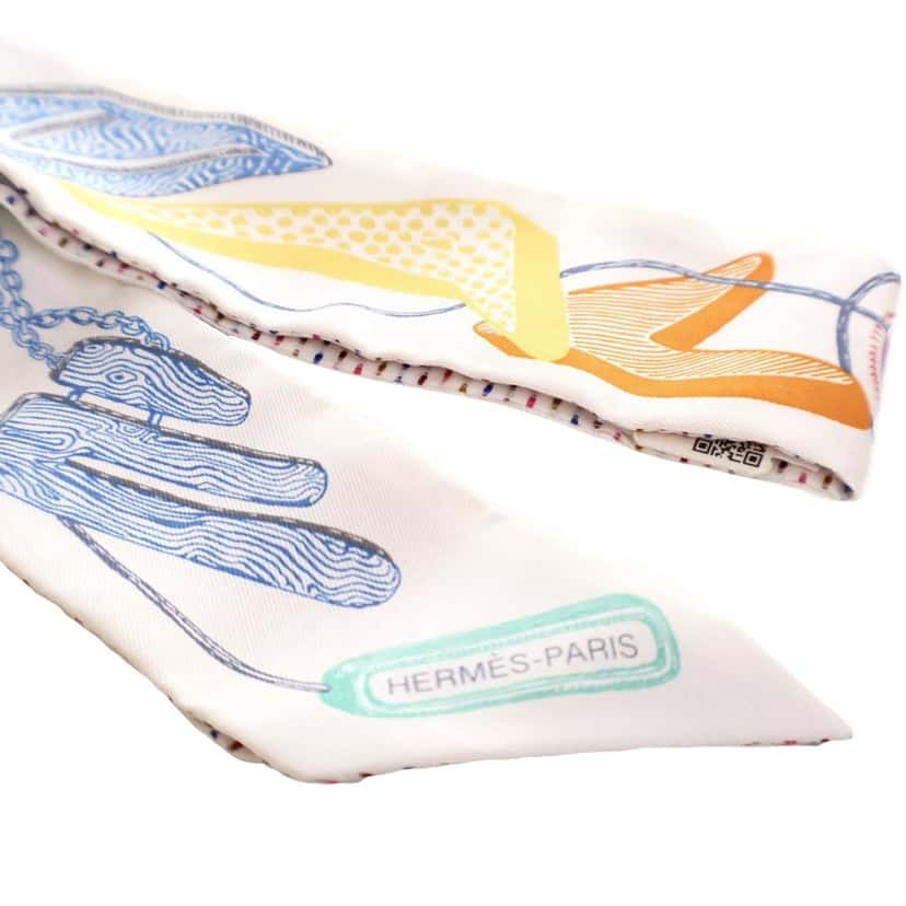 Hermès Chevaloscope Neon Twilly Scarf White Silk Very good condition - Inside View