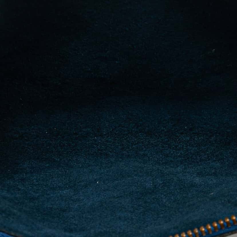 Louis Vuitton Epi Pochette Accessoires Blue Leather Good condition - Model View