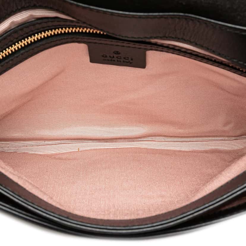 Gucci Medium Suede Arli Crossbody Black Leather Very good condition - Model View