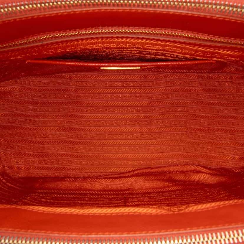 Prada Medium Saffiano Vernice Galleria Double Zip Satchel Red Leather Good condition - Model View