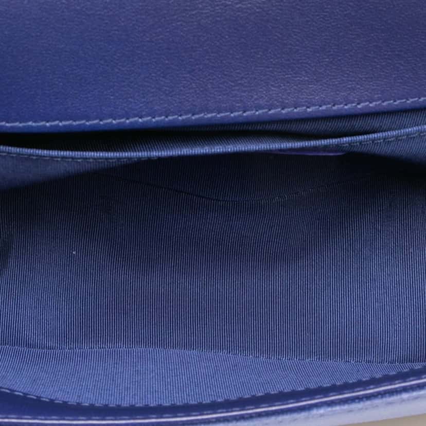 Chanel Old Medium Quilted Velvet Boy Flap Blue Velvet Good condition - Model View