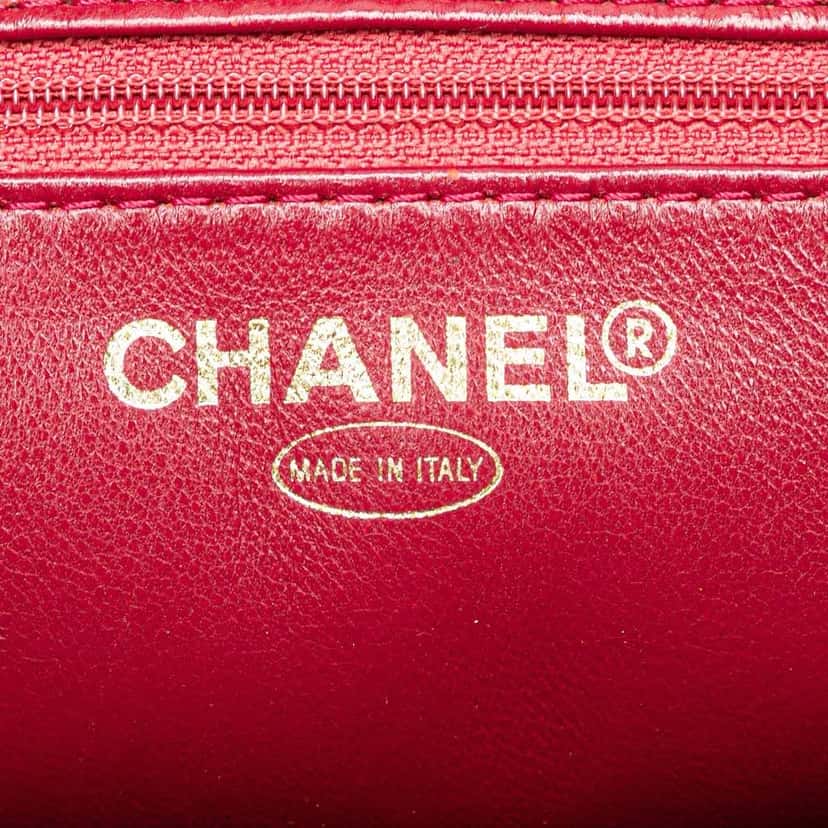 Chanel Caviar Medallion Tote Red Leather Good condition - Box View
