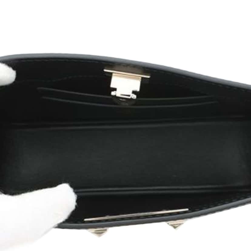 Valentino Calfskin Rockstud Flip Lock Crossbody Black Leather Good condition - Model View