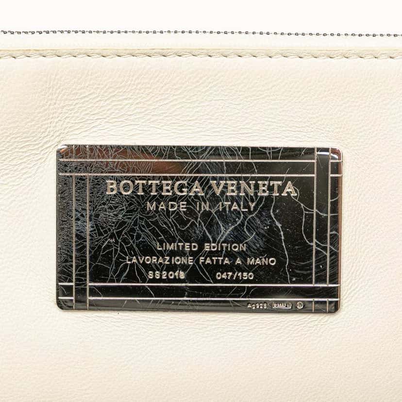 Bottega Veneta Medium Lambskin Intreccio Cabat Tote White Leather Good condition - Box View