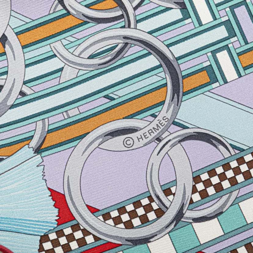 Hermès Brides et Gris Gris Silk Scarf Red Silk Good condition - Model View