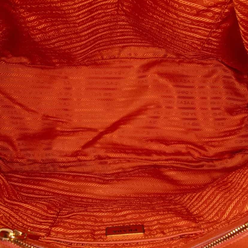Prada Extra Large Saffiano Lux Galleria Double Zip Tote Orange Leather Good condition - Model View