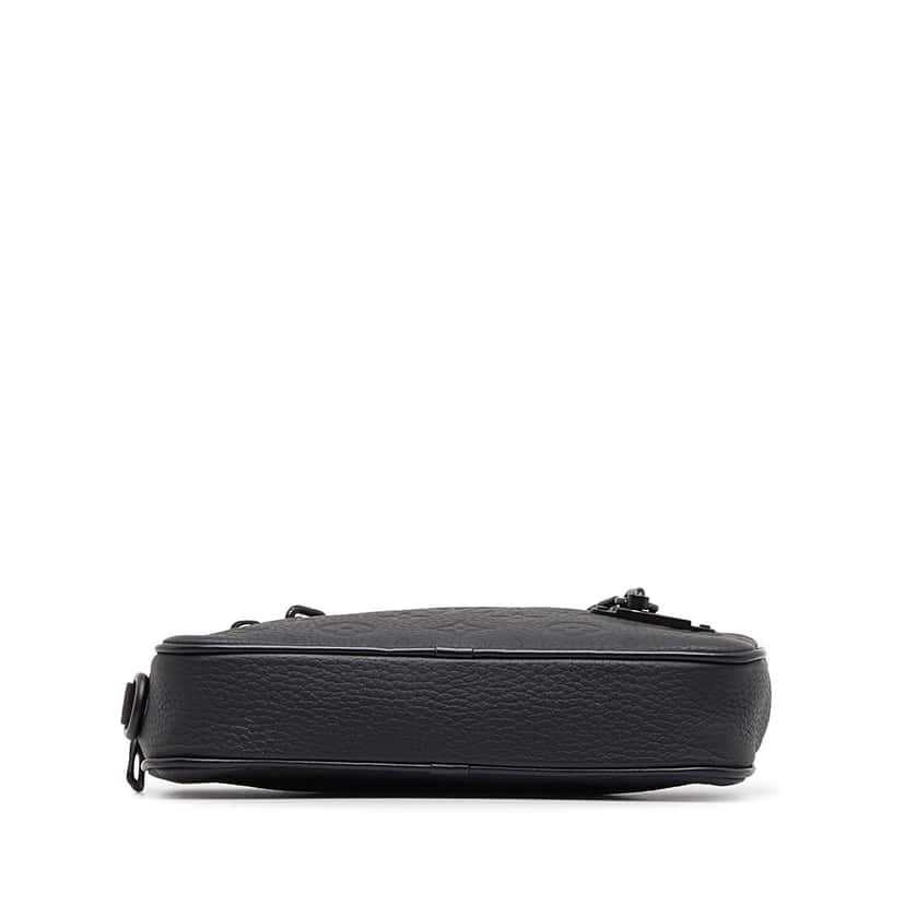 Louis Vuitton Monogram Taurillon Pochette Volga Grey Leather Good condition - Model View