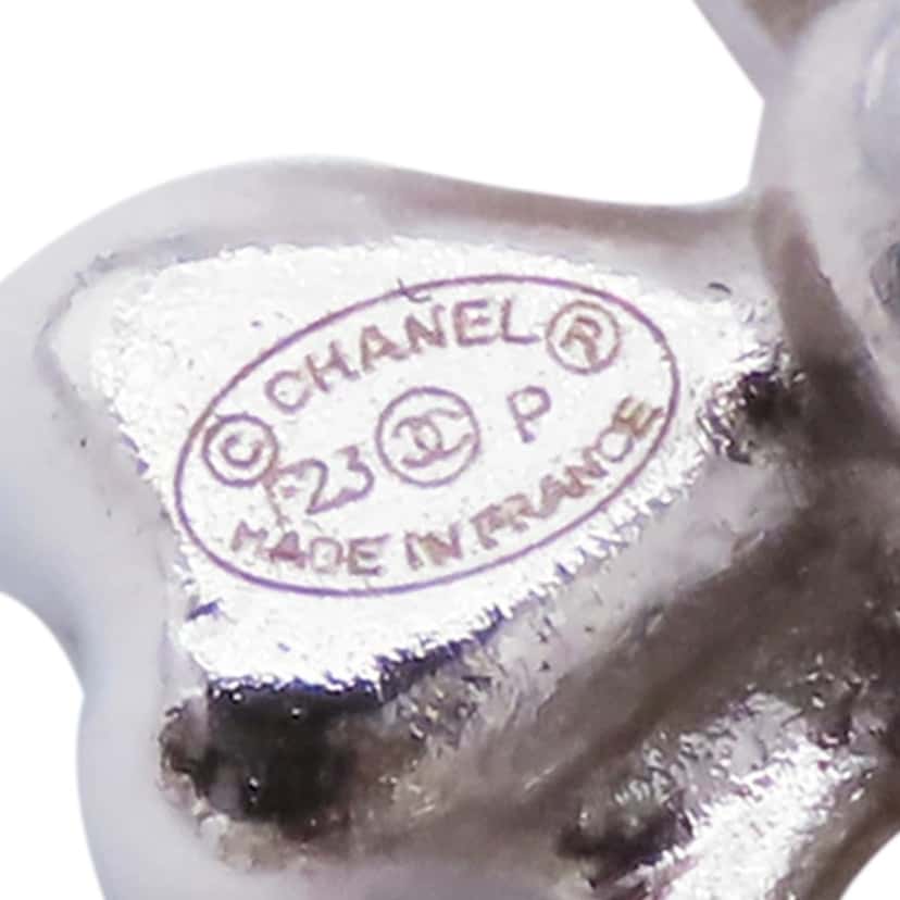 Chanel Silver Plated CC Flower Rhinestones and Faux Pearl Drop Push Back Earrings Silver Metal Good condition - Model View