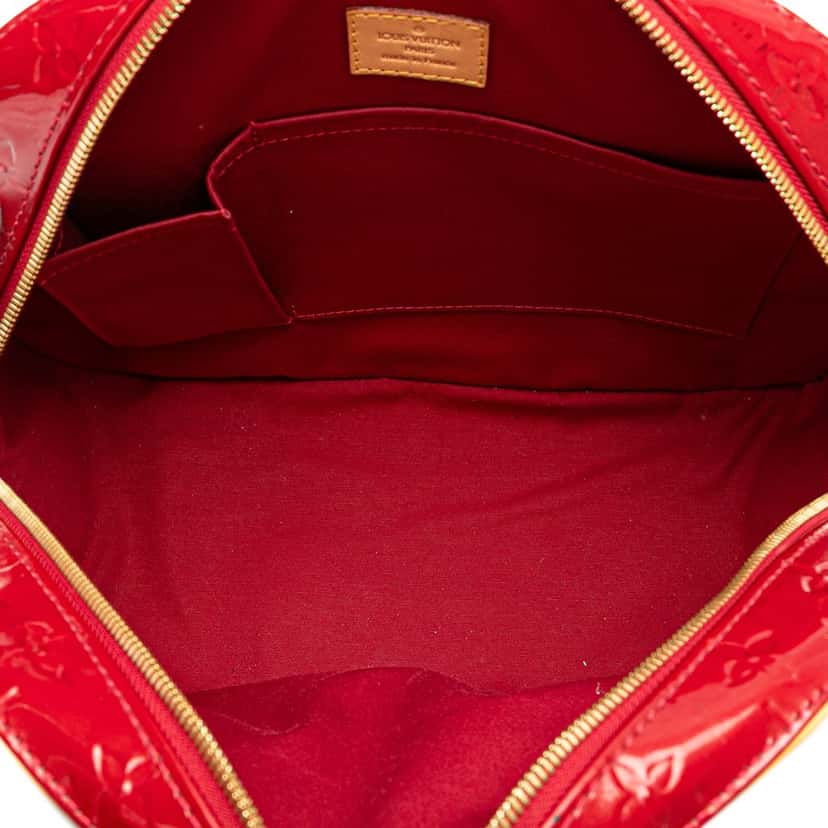 Louis Vuitton Monogram Vernis Summit Drive Red Leather Good condition - Model View