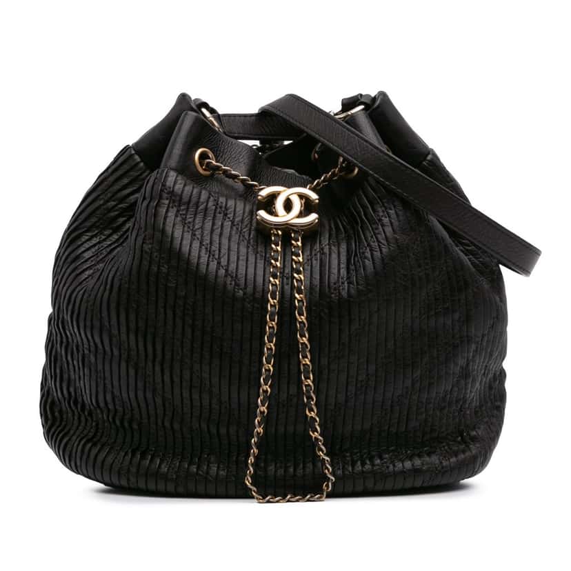 Chanel Medium Crumpled Calfskin Coco Pleats Drawstring Bucket Bag Black Leather Good condition - Front View