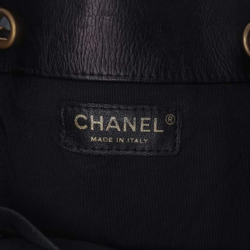 Chanel Medium Crumpled Calfskin Coco Pleats Drawstring Bucket Bag Black Leather Good condition - Box View