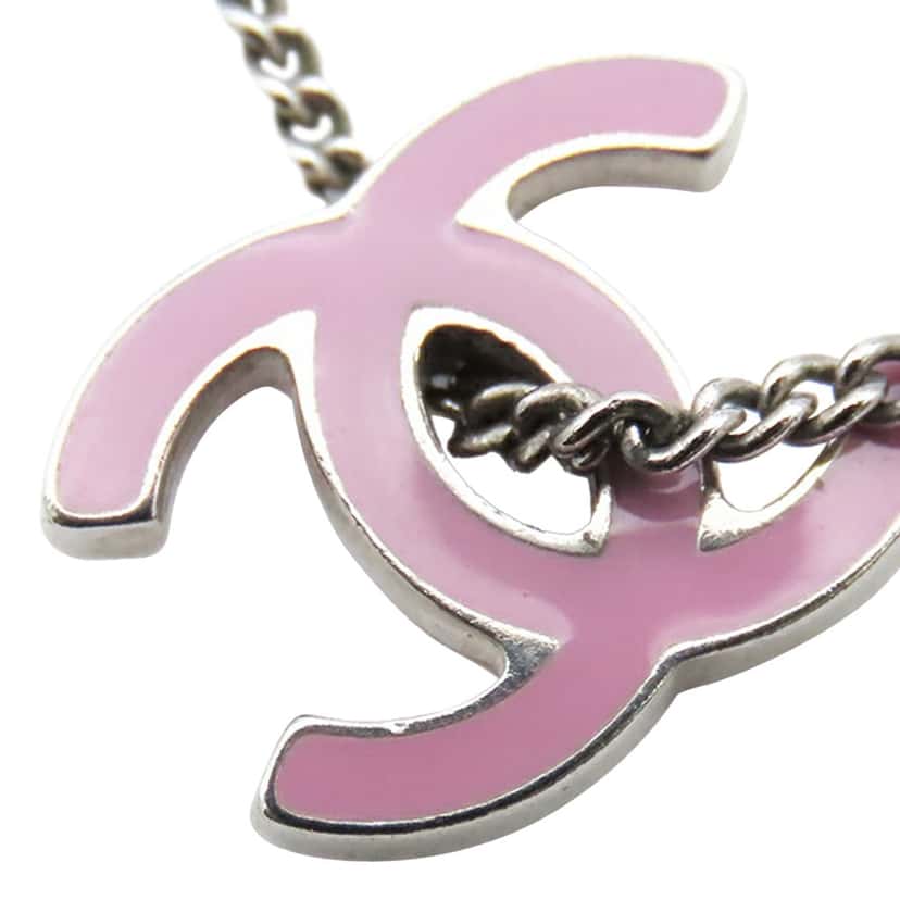Chanel CC Silver Plated Enamel Heart and Clover Charm Pendant Necklace Silver Silver Very good condition - Box View