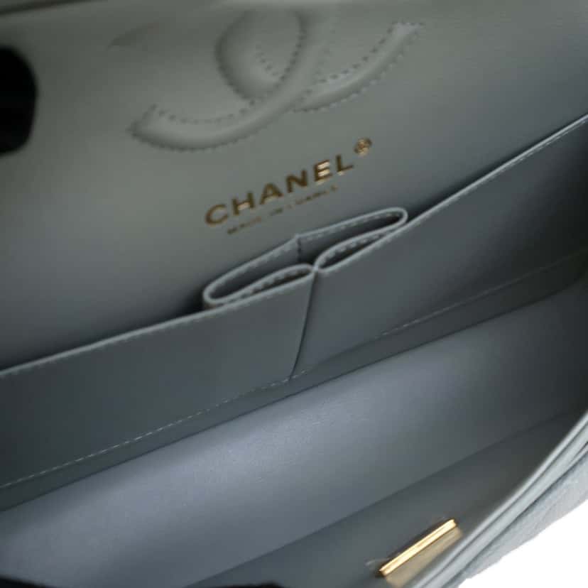 Chanel Small Classic Caviar Double Flap Grey Leather Good condition - Model View