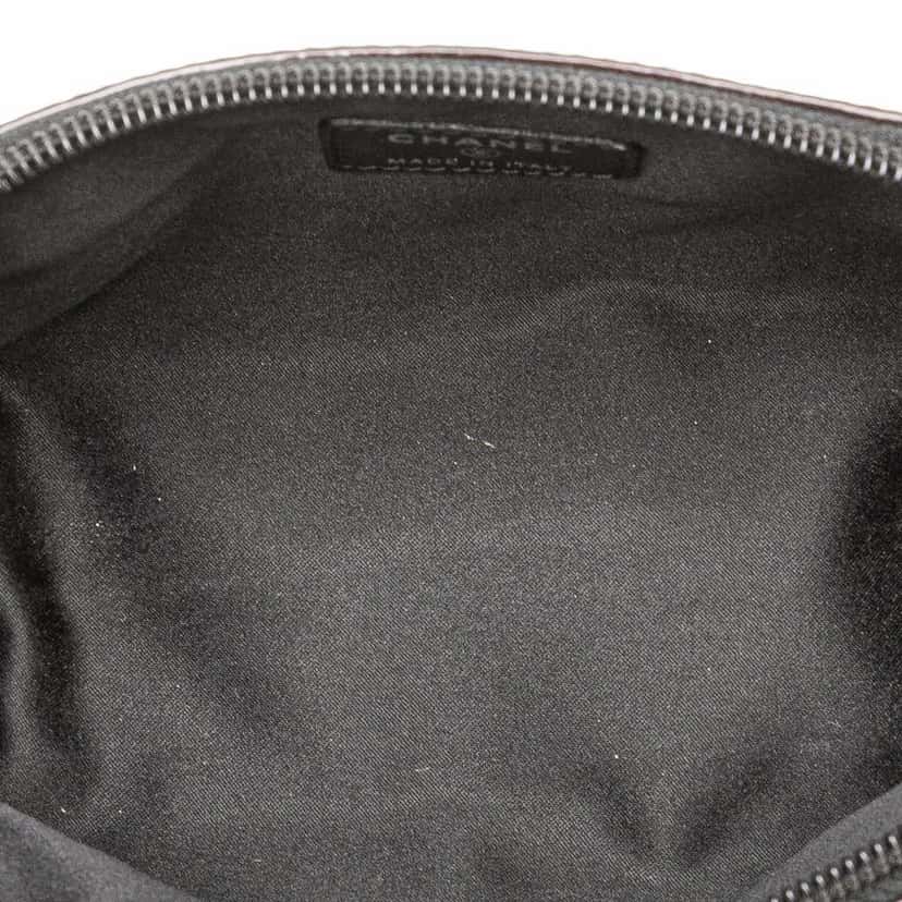 Chanel Patent Camellia Cosmetic Pouch Black Leather Good condition - Model View