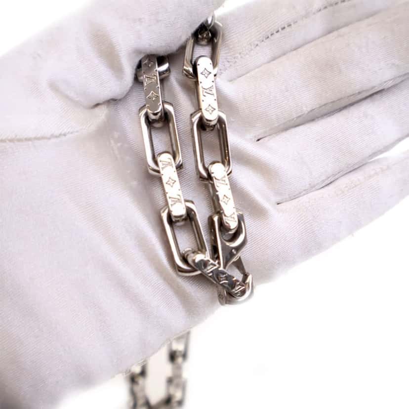 Louis Vuitton Stainless Steel Monogram Chain Link Necklace Silver Stainless steel Good condition - Front View