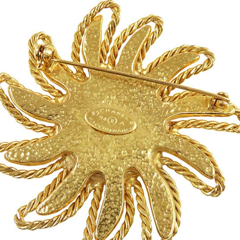 Chanel CC Gold Plated Sun Motif Brooch Gold Metal Good condition - Back View