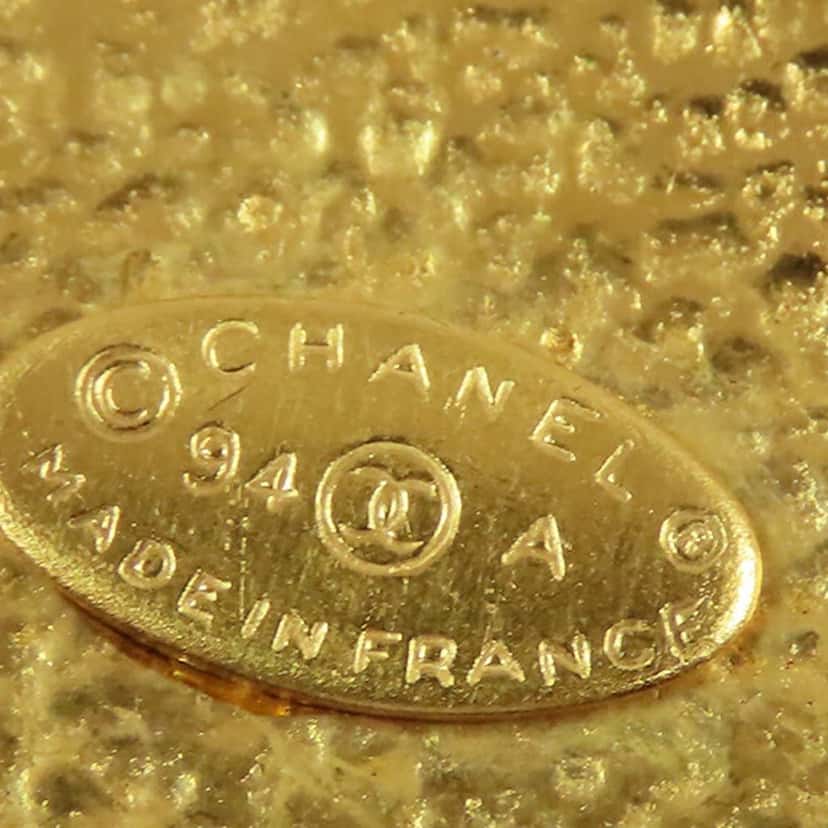 Chanel CC Gold Plated Sun Motif Brooch Gold Metal Good condition - Model View