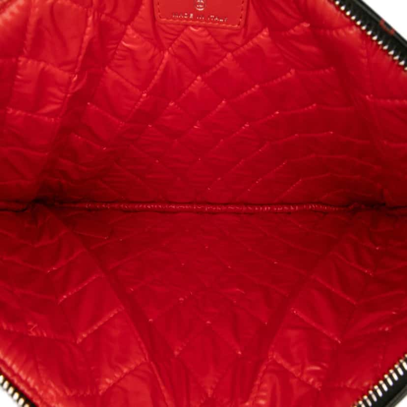 Chanel Medium Quilted Lambskin Data Center O Case Clutch Black Leather Good condition - Model View