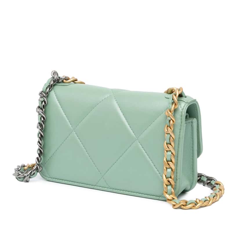 Chanel Quilted Lambskin 19 Wallet on Chain Green Leather Very good condition - Back View
