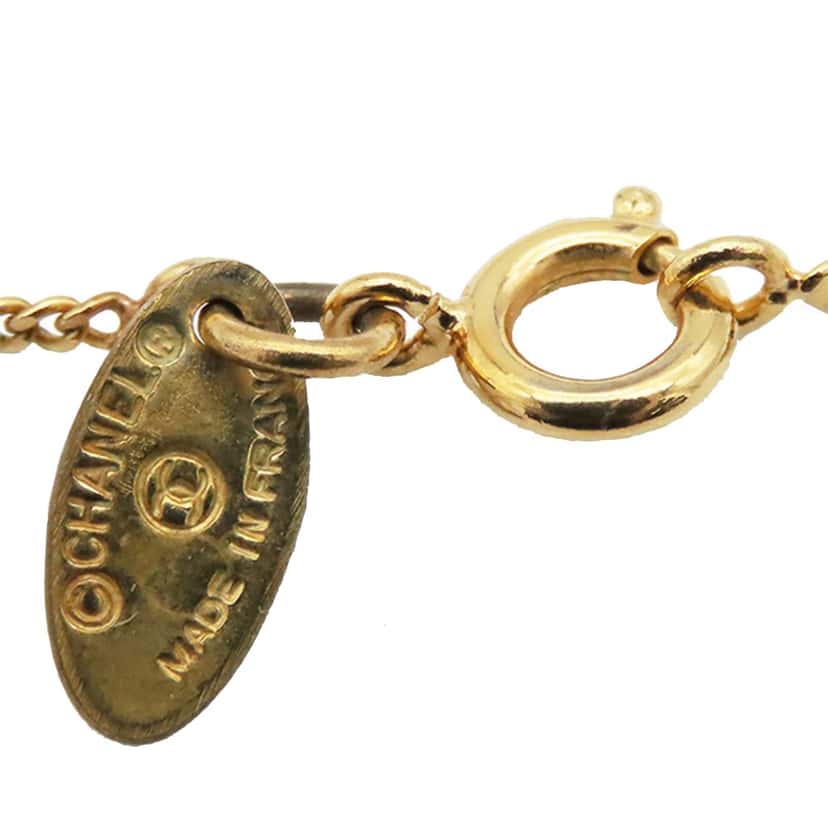 Chanel CC Gold Plated Pendant Necklace Gold Metal Good condition - Model View