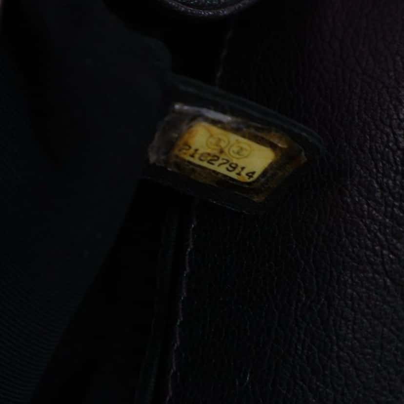 Chanel Old Medium Quilted Iridescent Goatskin Boy Flap Purple Leather Good condition - Box View