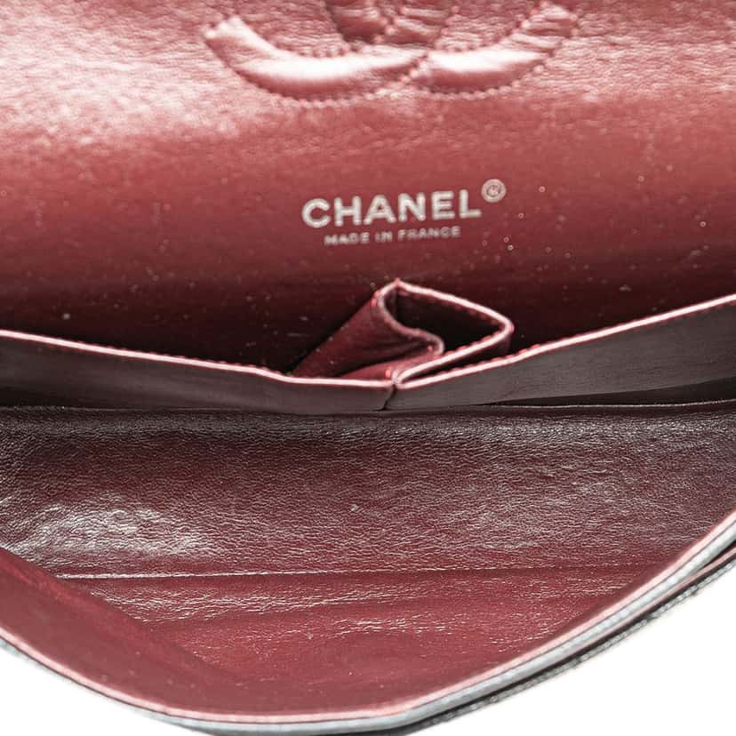 Chanel Medium Classic Caviar Double Flap Black Leather Good condition - Model View