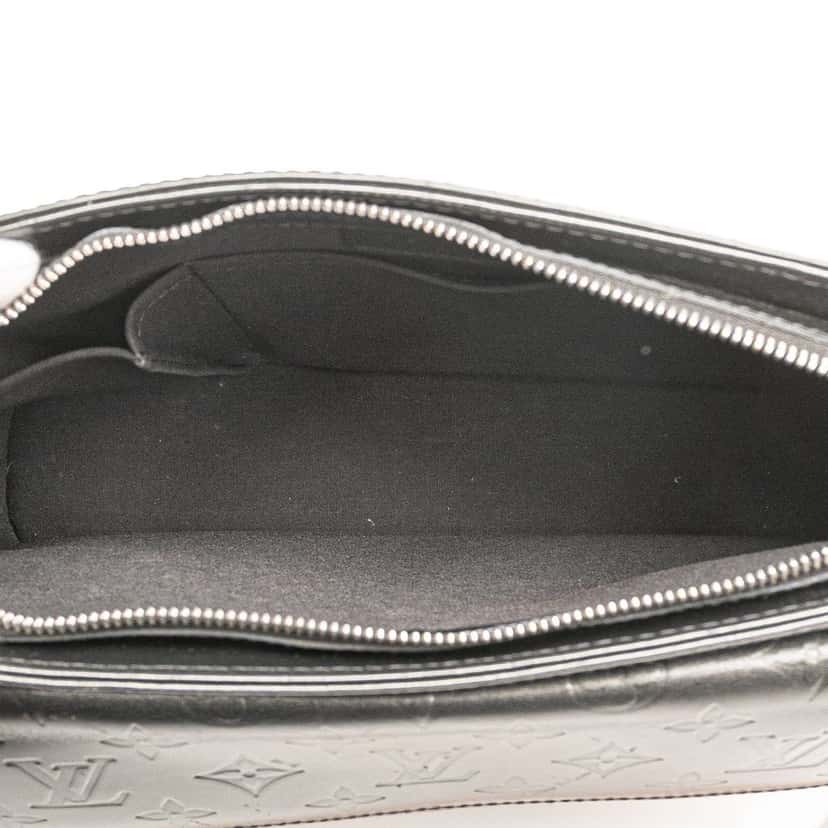 Louis Vuitton Monogram Mat Alston Grey Leather Good condition - Model View