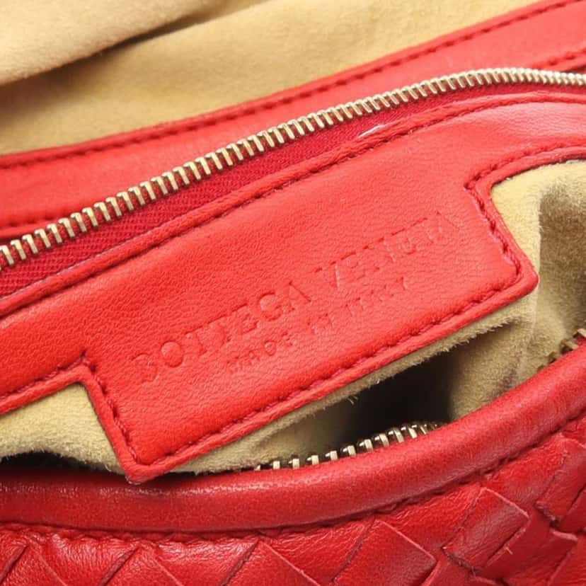 Bottega Veneta Small Nappa Intrecciato Veneta Hobo Red Leather Good condition - Model View