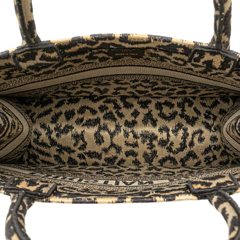 Dior Mizza Medium Embroidered Canvas Leopard Book Tote Brown Canvas Good condition - Model View