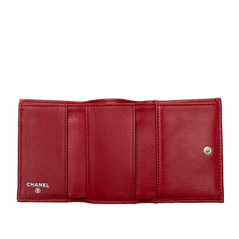 Chanel CC Quilted Lambskin Trifold Wallet Red Leather Good condition - Model View