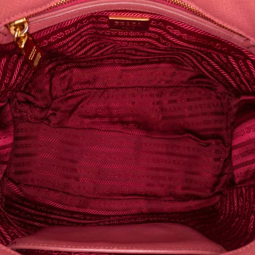 Prada Medium Saffiano Lux Galleria Double Zip Tote Pink Leather Good condition - Model View