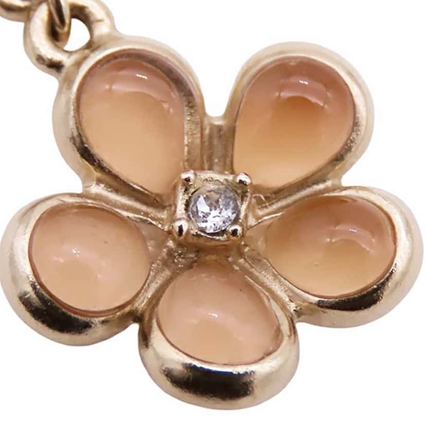 Chanel Gold Plated Resin Rhinestone CC Flower Pendant Necklace Gold Metal Good condition - Model View