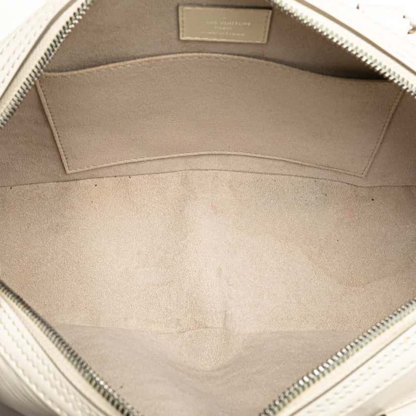 Louis Vuitton Epi Jasmine White Leather Good condition - Model View