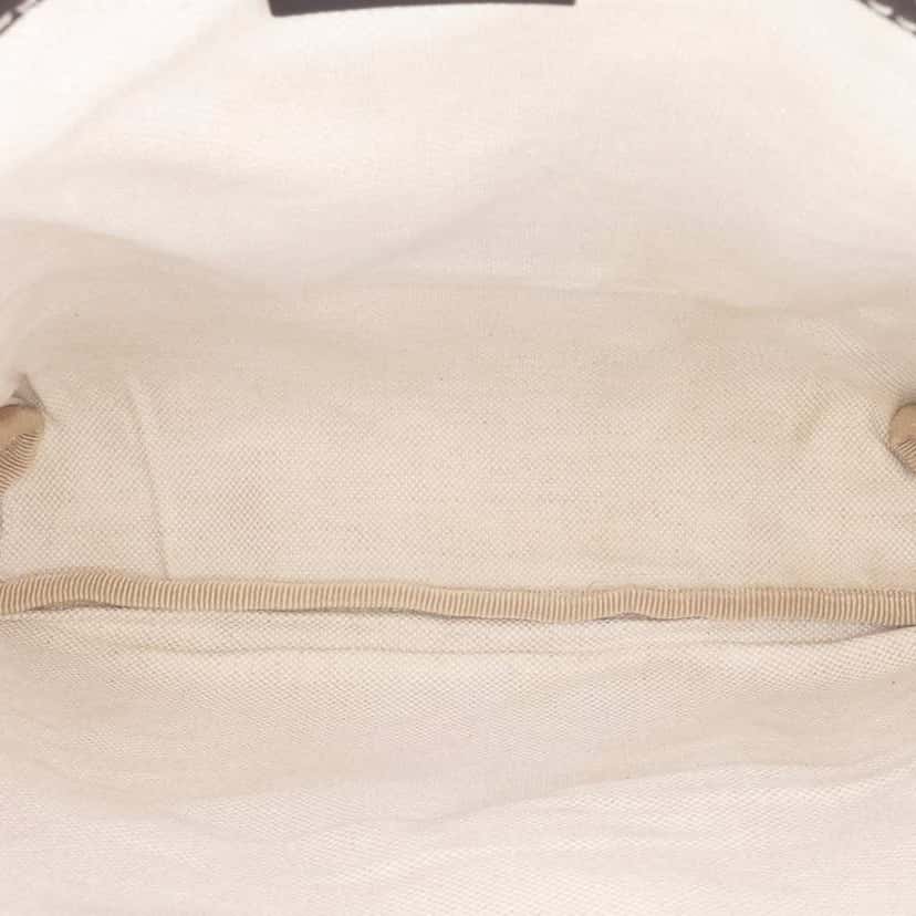 Gucci GG Supreme Crossbody Brown Canvas Good condition - Model View