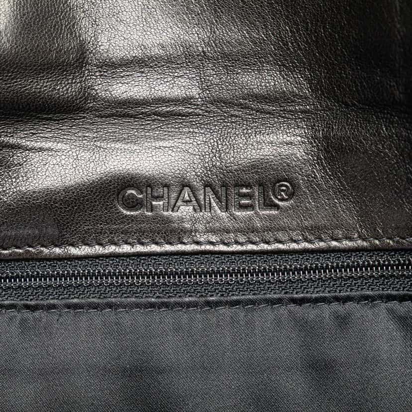 Chanel Chocolate Bar Lambskin Reissue Multipocket Flap Black Leather Good condition - Box View