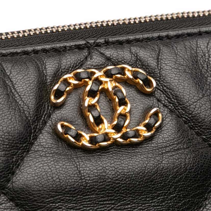 Chanel Large Goatskin 19 O Case Clutch Black Leather Good condition - Box View