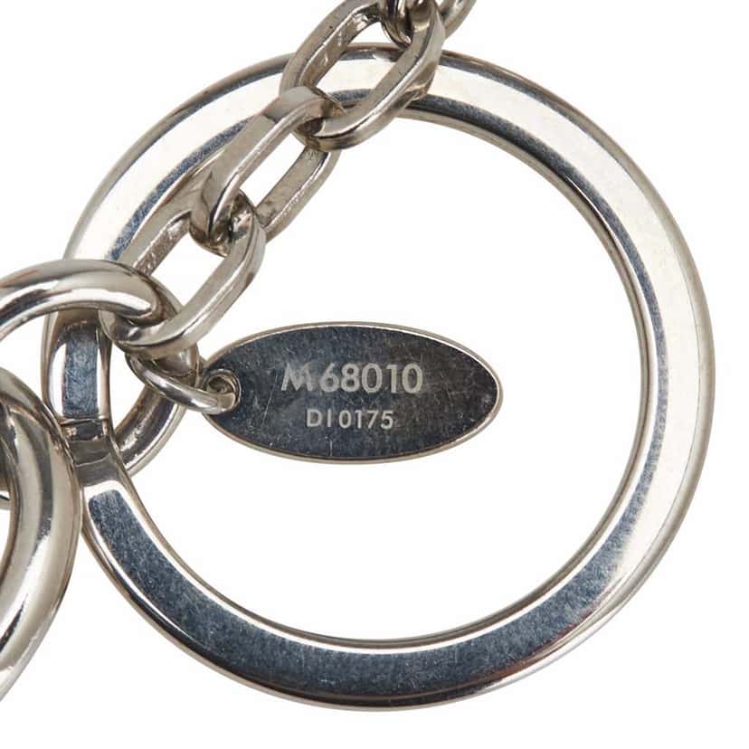 Louis Vuitton Silver Resin LV Twist Key Ring Silver Silver Good condition - Model View