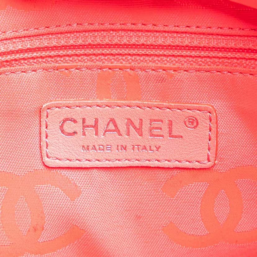 Chanel Large Quilted Calfskin Cambon Ligne Tote Black Leather Good condition - Box View