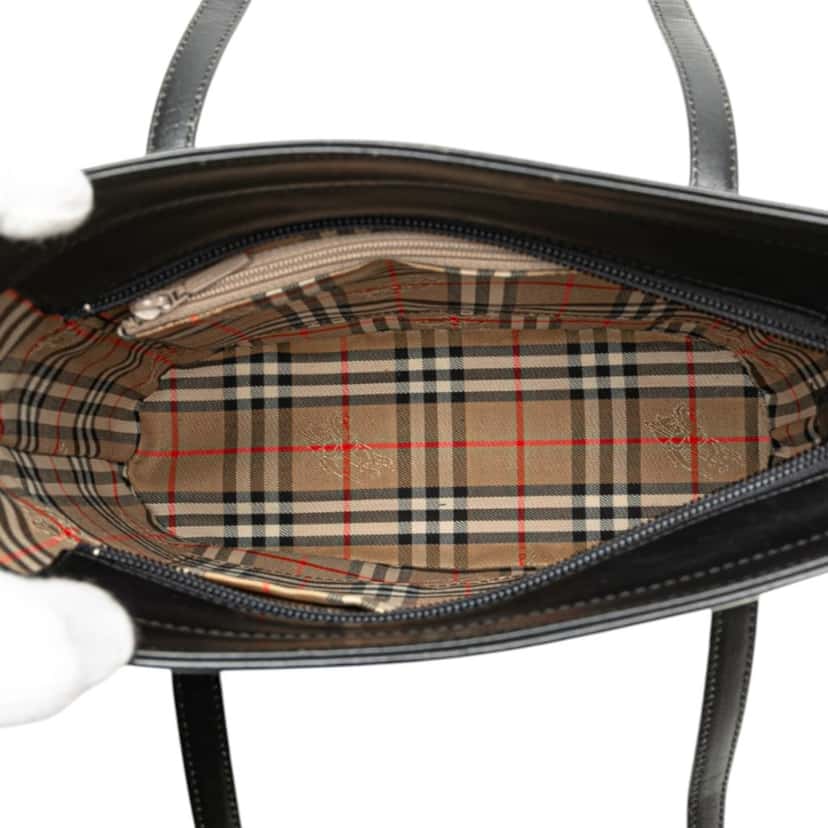 Burberry House Check Trimmed Leather Shoulder Bag Black Leather Good condition - Model View
