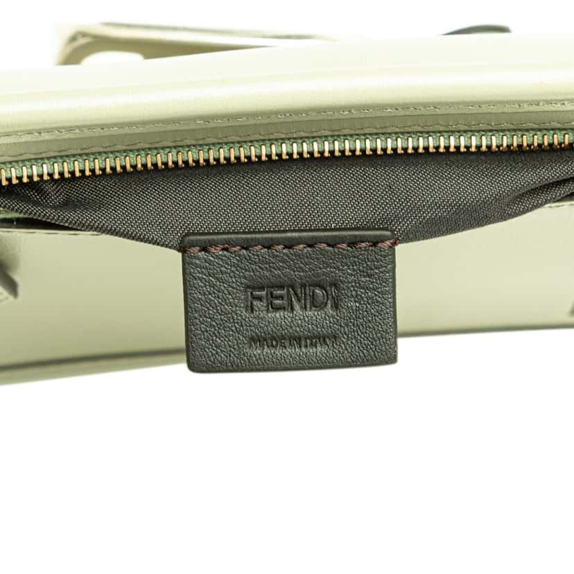 Fendi Leather O Lock Phone Pouch Crossbody Green Leather Good condition - Box View