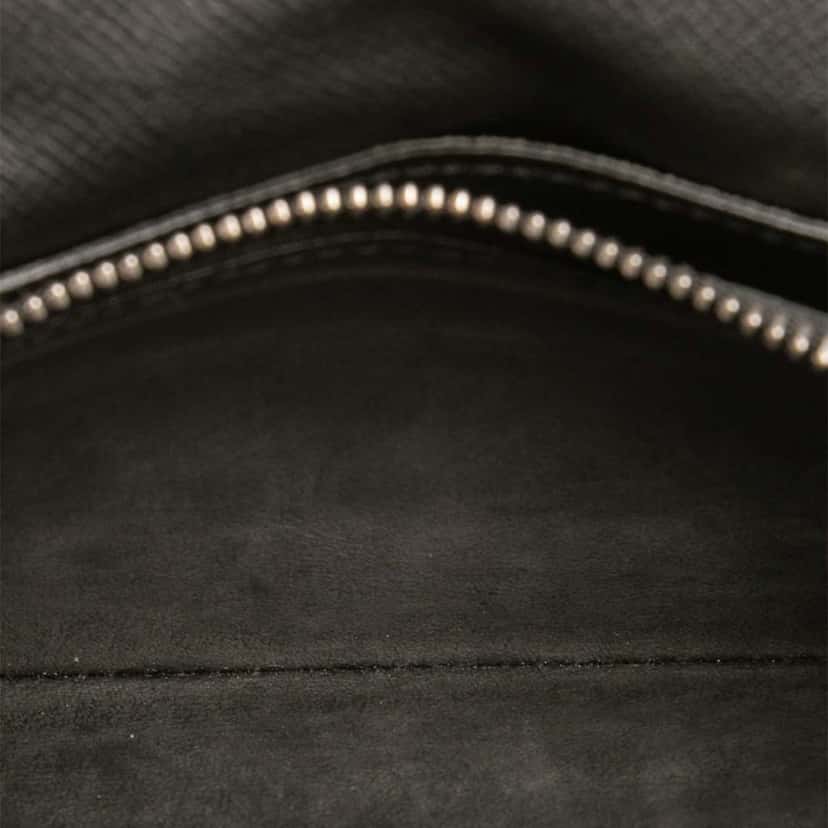 Louis Vuitton Taiga Brazza Wallet Black Leather Good condition - Box View