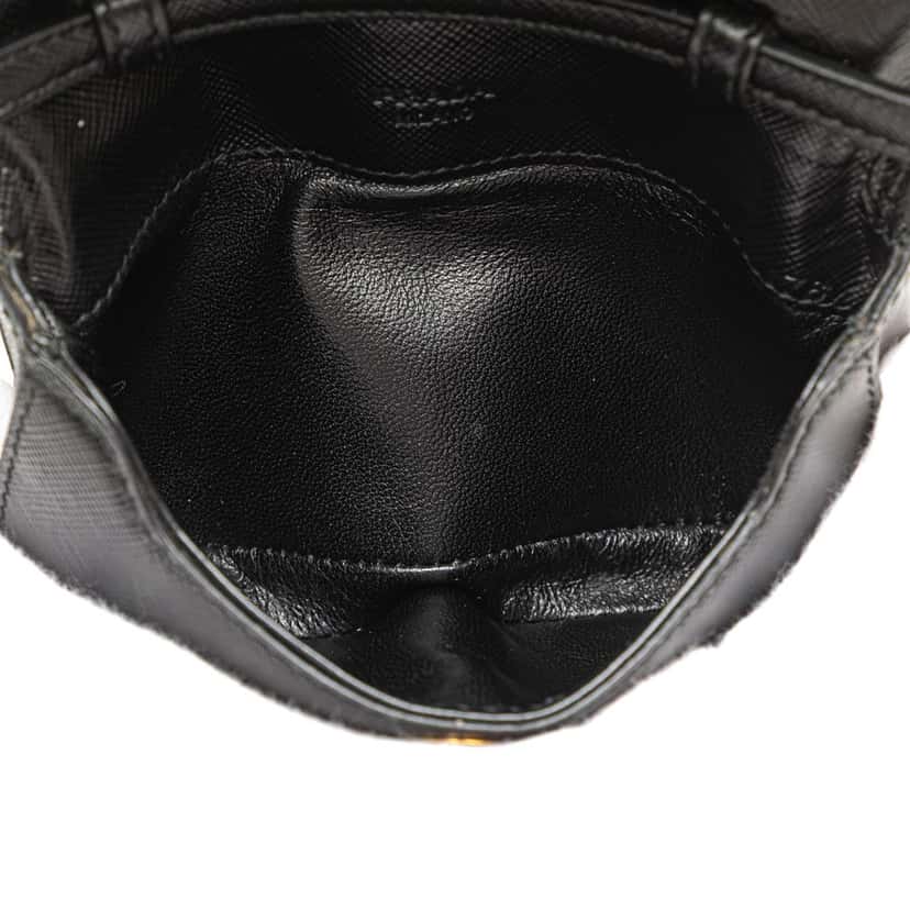 Prada Saffiano Crossbody Black Leather Good condition - Model View