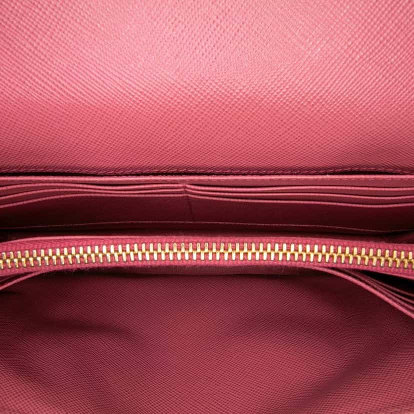 Prada Saffiano Wallet on Strap Pink Leather Good condition - Model View