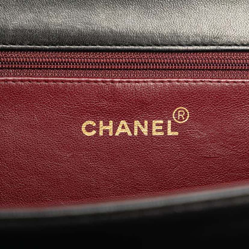Chanel CC Quilted Lambskin Full Flap Black Leather Good condition - Box View