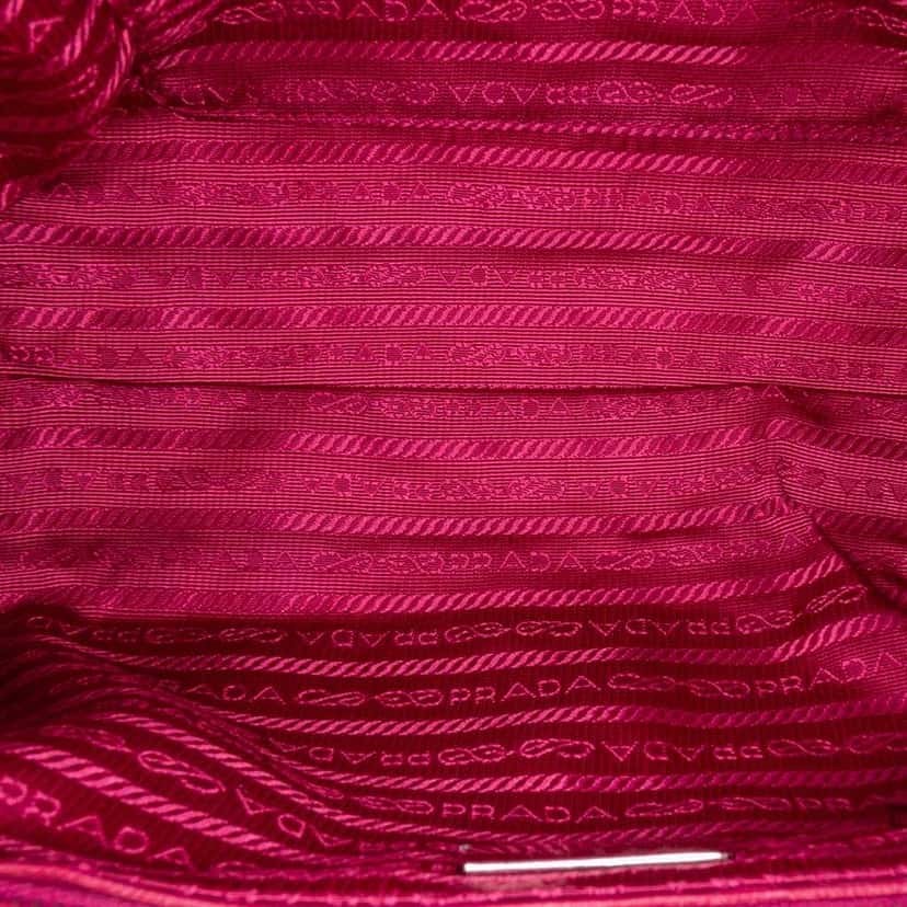 Prada Impuntu Tessuto Chain Crossbody Pink Good condition - Model View