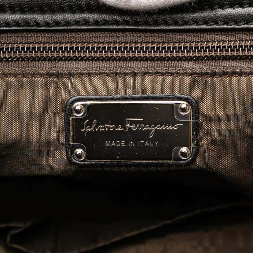 Salvatore Ferragamo Leather Gancini Shoulder Bag Black Leather Good condition - Box View