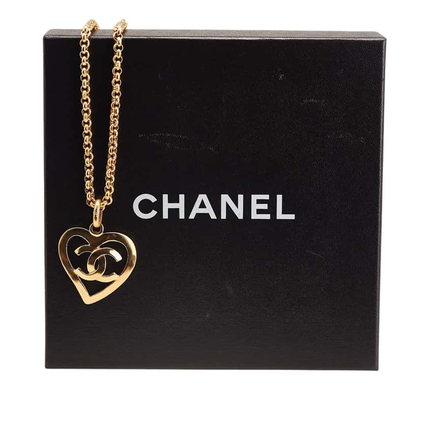 Chanel CC Gold Plated Heart Pendant Necklace Gold Metal Good condition - Box View
