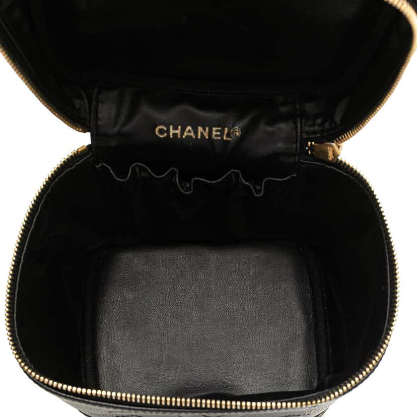 Chanel CC Caviar Vanity Bag Black Leather Good condition - Model View