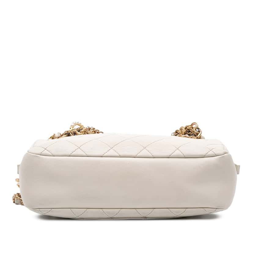 Chanel Quilted Lambskin All About Chains Camera Bag White Leather Good condition - Inside View